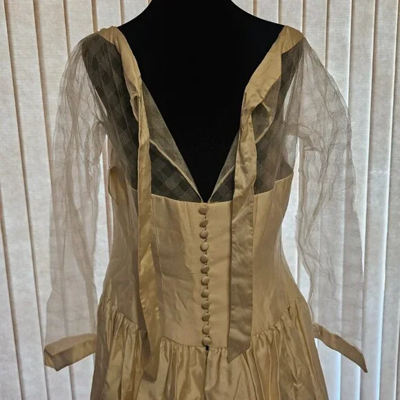 Peter Langer Beige Satin Wedding Dress 10/12 - Picture 6 of 11